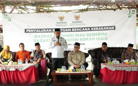 Wabup Rohul Serahkan Bantuan Bagi Korban Kebakaran Pasar Pekan Tebih