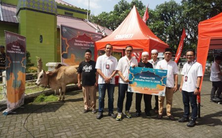 Telkomsel Salurkan 10 Sapi dan 100 Kambing Kurban di Sumatera pada Iduladha 1447 H