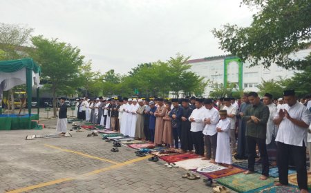 Khatib Iduladha di Umri Soroti Pentingnya Peran Ayah dalam Keluarga
