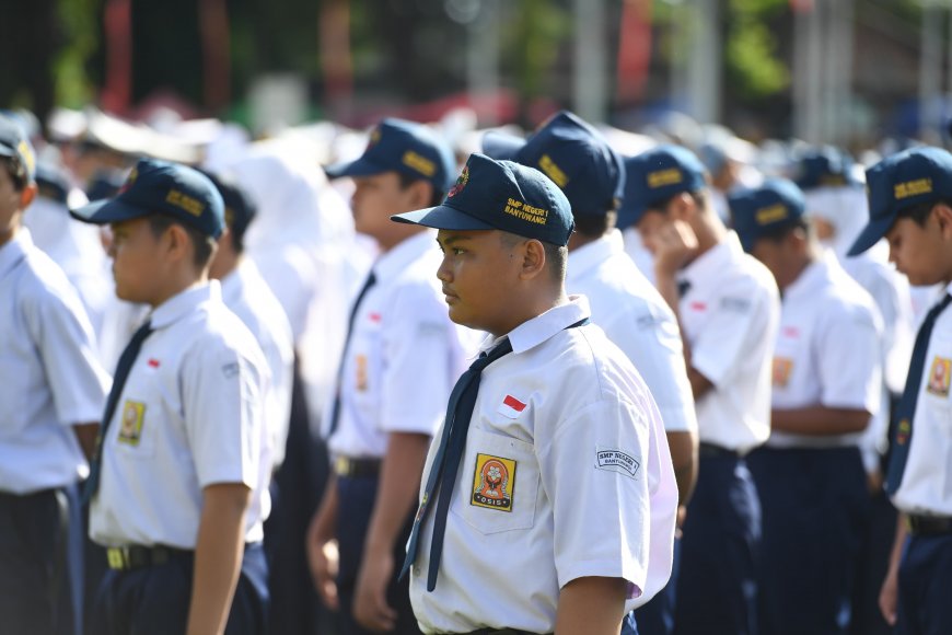 Rayakan Hardiknas 2026 di Banyuwangi, Mendikdasmen  Dorong Pembelajaran Mendalam