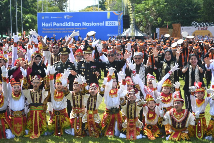 Punya Peran Sentral Mencerdaskan, Abdul Mu'ti Apresiasi Para Guru