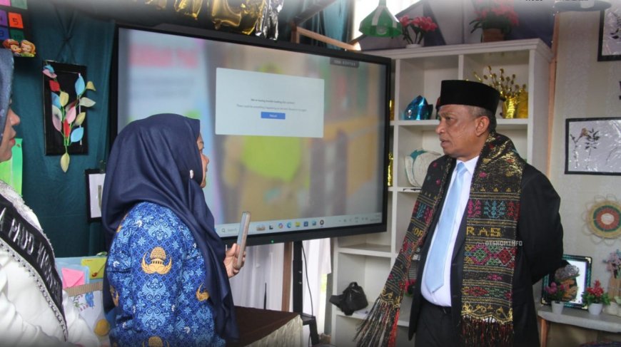 Bupati Rohul Buka Pameran Pendidikan Tampilkan Inovasi Siswa dan Guru