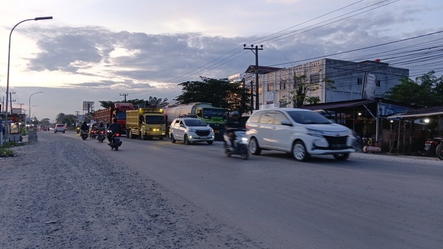 Pemprov Riau Prioritaskan Perbaikan Jalan Berlubang di Pekanbaru dan Daerah