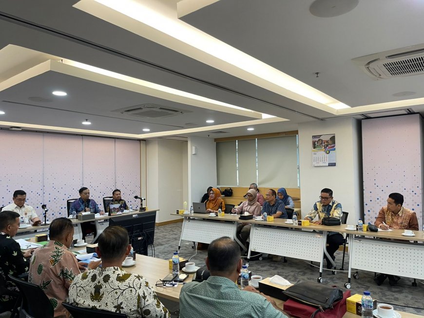 Pemprov Riau Dorong Revitalisasi hingga 900 Sekolah di 2026, Bahas Lahan dan Guru Honorer