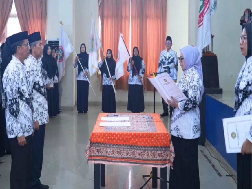 Pengurus PGRI Tiga Kecamatan Dilantik Wakil Bupati Kampar