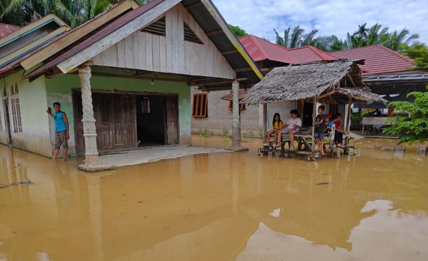 Banjir Luapan Sungai Kuantan Rendam 526 Rumah di Kuansing, BPBD Minta Warga Tetap Waspada