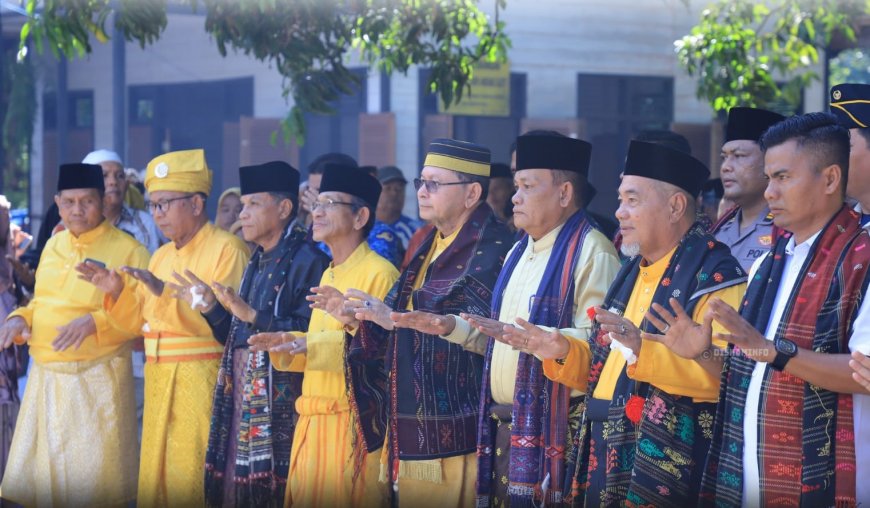 Pj Sekda Hadiri Tradisi Mandai Ulu Taon ke-500 di Rohul