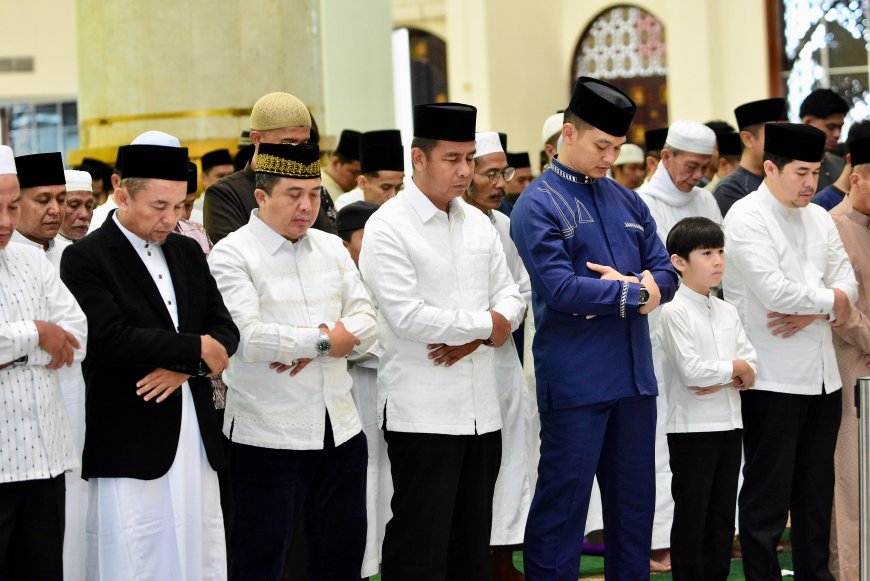 Bupati dan Wabup Kampar Salat Iduladha di Masjid Al-Ihsan