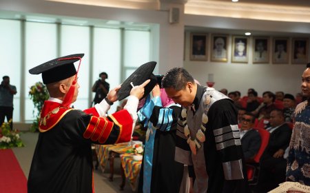 UIR Kukuhkan Dua Guru Besar Baru, Perkuat Riset Pemasaran Digital dan Kecerdasan Buatan