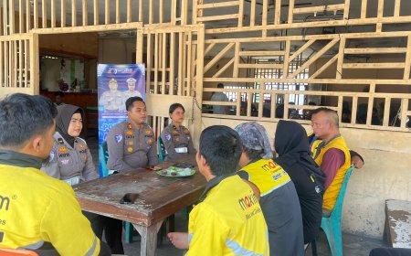 Sambut Hari Bhayangkara 2026, Satlantas Polres Pelalawan Bagikan Sembako dan Edukasi Keselamatan untuk Driver Ojol