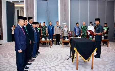 Lantik Pimpinan BAZNAS, Bupati Kampar Tekankan Profesionalisme Pendistribusian Zakat