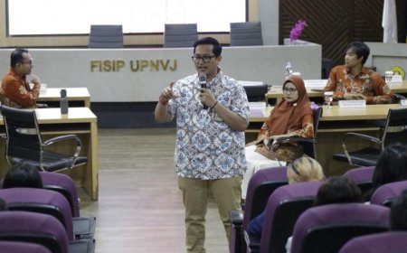 Dosen UIR Jadi Narasumber Seminar Nasional, Bahas Strategi Humas Berbasis AI dan Komunikasi Terukur
