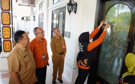 Diawali dari Kediaman Plt Gubri, Sensus Ekonomi 2026 Dimulai di Riau