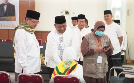 Bupati Anton Sambut Jemaah Haji Rohul di Batam, Doakan Jadi Haji Mabrur