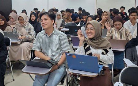 175 Mahasiswa FIKOM UMRI Kantongi Sertifikat AI Ready ASEAN
