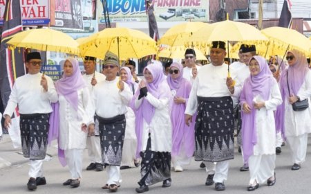 Bupati Siak Pimpin Langsung Kafilah pada Pawai Ta'aruf MTQ Riau ke-44 di Kuansing