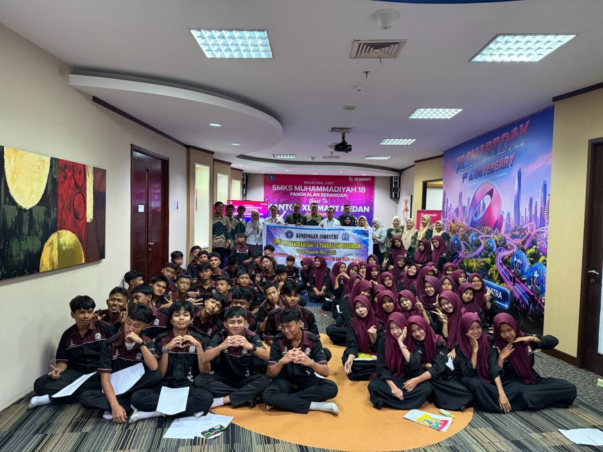 XLSMART Kenalkan Industri Telekomunikasi kepada Pelajar