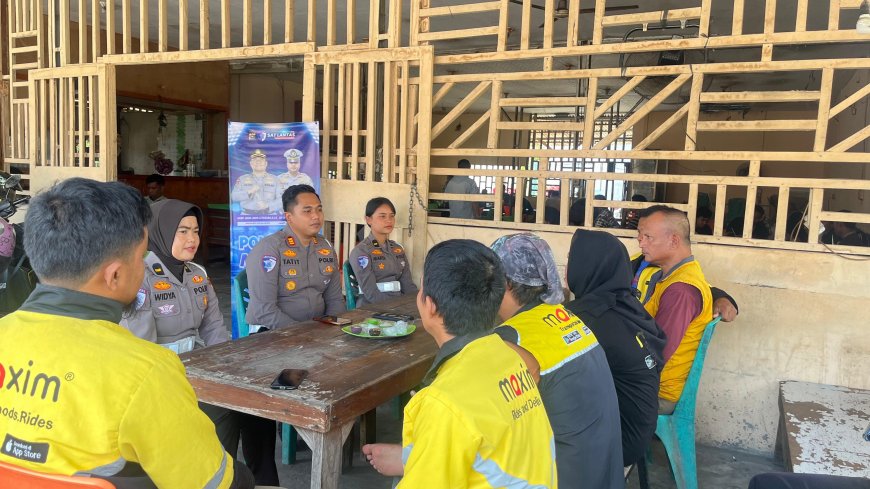 Sambut Hari Bhayangkara 2026, Satlantas Polres Pelalawan Bagikan Sembako dan Edukasi Keselamatan untuk Driver Ojol