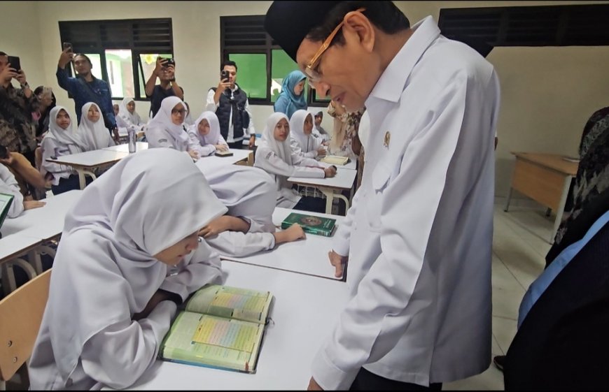 Menag Uji Hafalan Al-Qur'an Siswa MTsN 1 Kota Bogor
