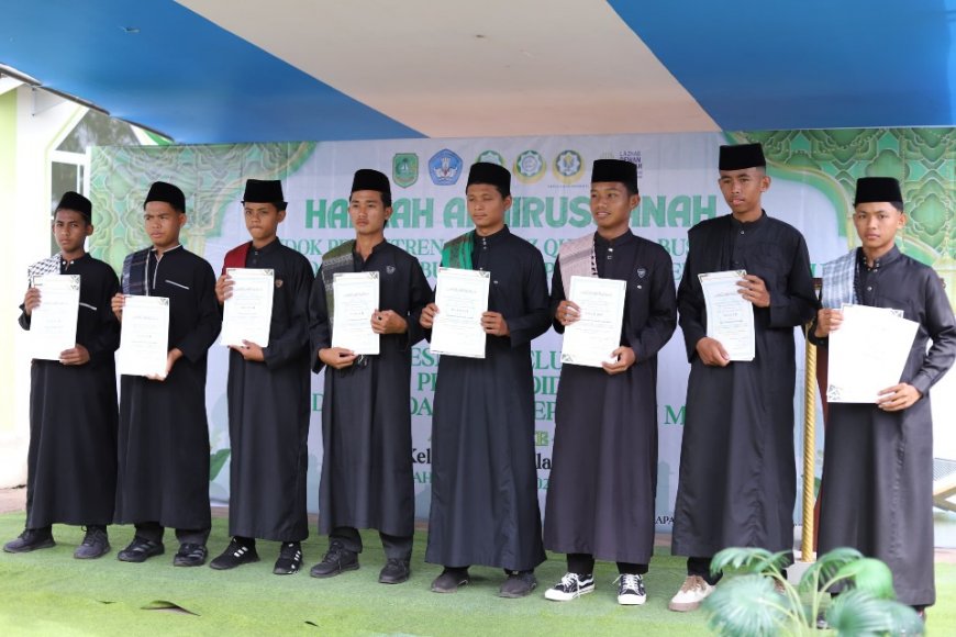 Pesantren Babus Sa’adah Meranti Cetak Lulusan Perdana PKBM