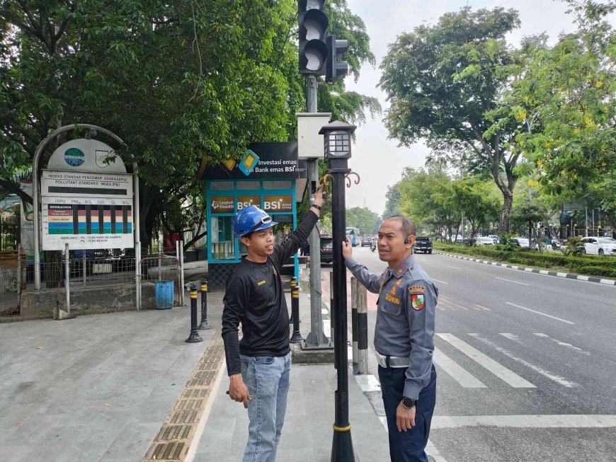 Dishub Pekanbaru Perbaiki 1.000 Titik Lampu Jalan, JPO Sudirman Disiapkan Jadi Ikon Baru Kota