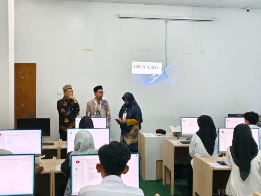 Pimpinan UIN Suska Riau Tinjau Langsung SMMPTN-Barat 2026, Pastikan Seleksi Berjalan Transparan