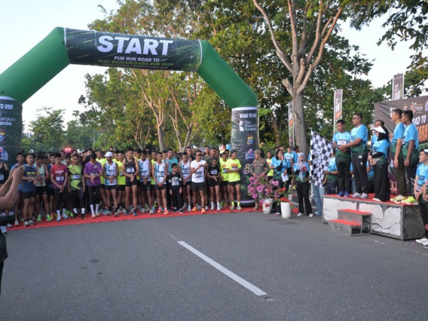 Dilepas Bupati, Ribuan Warga Meriahkan Fun Run di Kampar