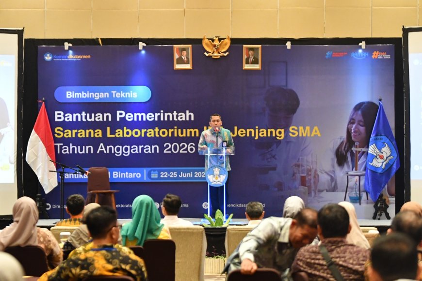 Kemendikdasmen Salurkan Bantuan Laboratorium IPA ke 100 SMA