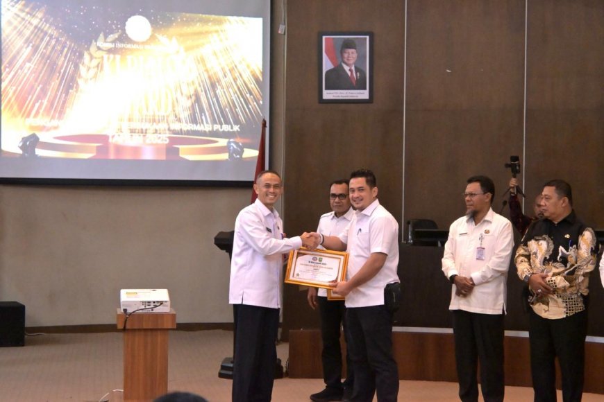 Bukti Penguatan Transparansi, PPID Kampar Raih Predikat Informatif di KI Award 2025
