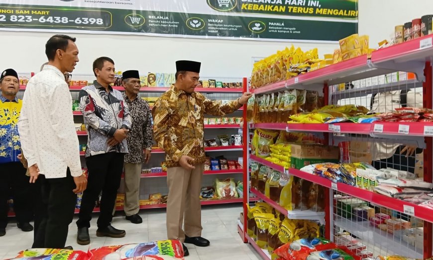 Muhadjir Effendi Resmikan SAM Mart dan Apotek Umri