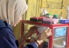 Mahasiswa Kukerta Unri Dampingi UMKM Desa Mak Teduh Miliki QRIS