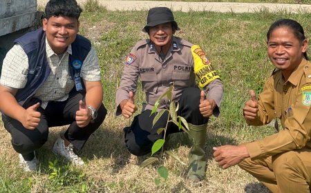 Mahasiswa KUKERTA Unri Bagikan 800 Bibit Durian dan Jengkol untuk Warga Rohil, Dorong Desa Sungai Besar Jadi Sentra Buah