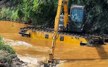 Normalisasi Sungai Sail Berlanjut, Pemko Pekanbaru Kerahkan Excavator Amfibi
