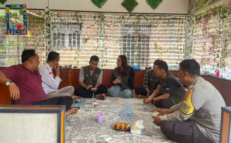 Mahasiswa KUKERTA Unri Kenalkan Vertikultur untuk Dukung Kemandirian Pangan di Desa Puo Raya