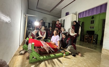 Mahasiswa Kukerta Unri Dampingi UMKM Pelalawan Kuasai Pemasaran Digital dan Daftar Google Maps