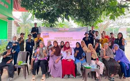 Kenalkan Briket Arang dari Pelepah Sawit, Mahasiswa Kukerta Unri Buka Peluang Usaha Warga Kulim Jaya