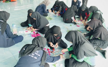 Mahasiswa Kukerta Unri Latih Siswa MTs PP AMTI Siak Membuat Ecoprint