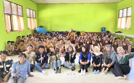 Mahasiswa Kukerta Unri Edukasi Bahaya Narkoba di SMPN 4 Logas Tanah Darat