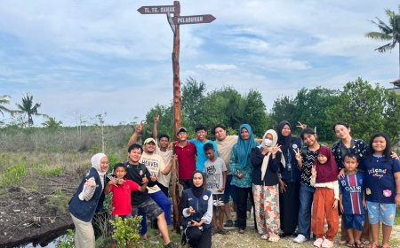 Permudah Akses Warga, Mahasiswa KKN Unri Bangun Palang Penunjuk Arah di Desa Gemalasari