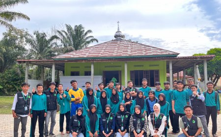 Mahasiswa KKN Umri Motivasi Siswa SMA Muhammadiyah Seberida Lanjut Kuliah dan Raih Prestasi