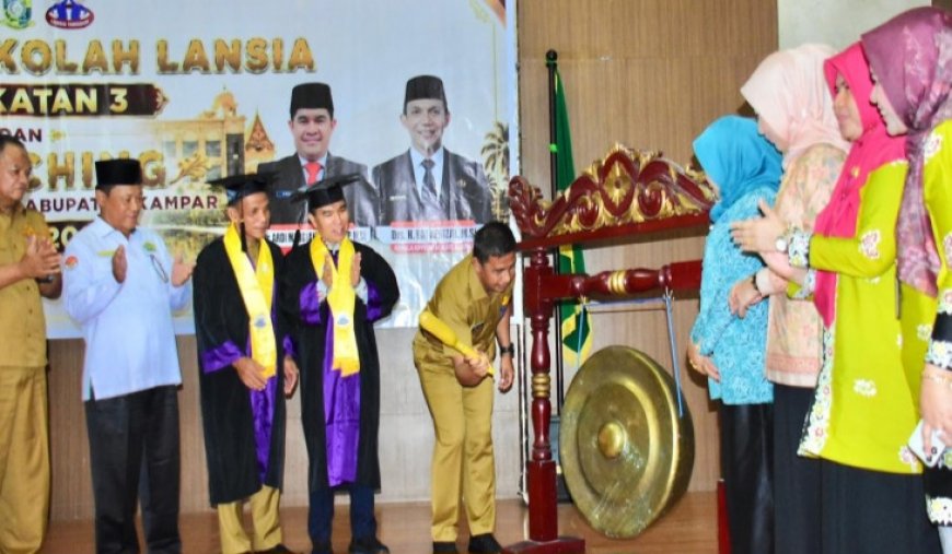 Bupati Kampar Resmikan Sekolah Lansia Tangguh, 96 Peserta