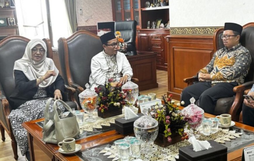 UIN Suska Riau dan Bawaslu Jajaki KKN Tematik Demokrasi