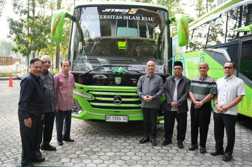 UIR Resmikan Mercedes-Benz Jet Bus 5 Medium, Perkuat Mobilitas Dosen dan Mahasiswa