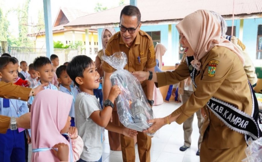 Bunda PAUD Kampar Pantau MPLS Ramah, Hari Pertama Sekolah Harus Menyenangkan bagi Anak