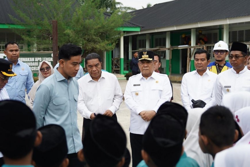 Wapres Gibran Tinjau Program MBG dan Lihat Sarana Sekolah di Rohil