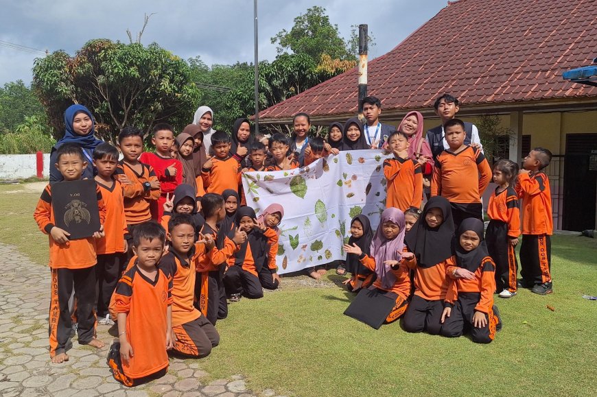 Mahasiswa KKN Unri Kenalkan Ecoprint kepada Siswa SD di Pelalawan