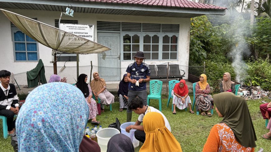 Mahasiswa KKN Unri Dorong Petani Kuansing Manfaatkan Daun Kering Jadi Pupuk Kompos