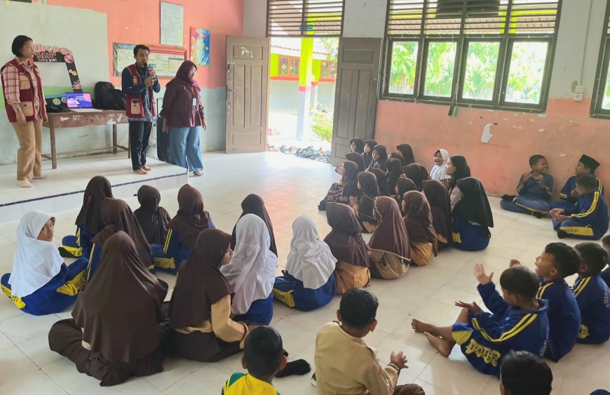 Siswa SD Dibekali Pengetahuan Perlindungan Diri untuk Cegah Pelecehan Seksual oleh Mahasiswa Kukerta Unri