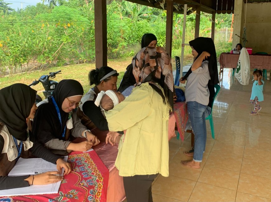 Mahasiswa Kukerta Unri Dukung Program Senam Sehat dan Posyandu Desa Muara Mahat Baru