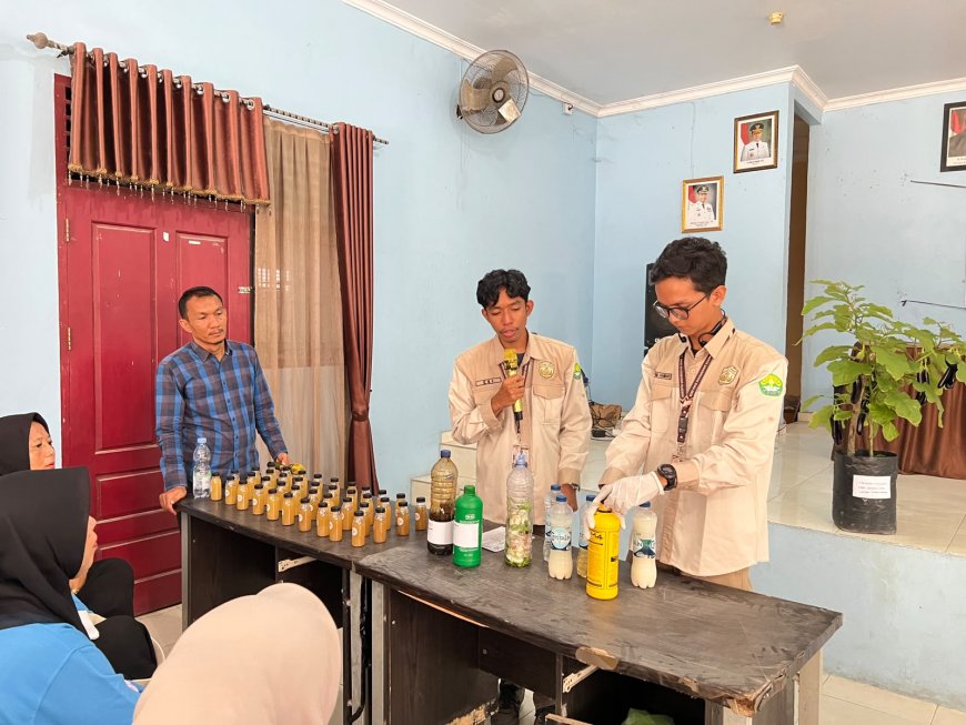 Mahasiswa Kukerta Unri Latih Kader Posyandu Kampar Membuat Pupuk Organik Ramah Lingkungan